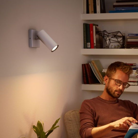 83,95 € Envio grátis | Refletor interno Philips Buratto 5W 14×11 cm. Interruptor sem fio incluído. Controle inteligente com Hue Bridge Alumínio
