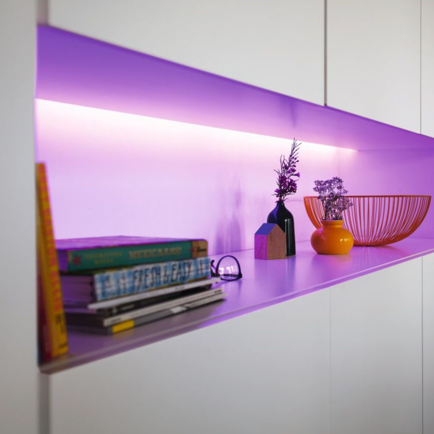 29,95 € Kostenloser Versand | LED-Streifen und Schlauch Philips Plus 11.5W 100×2 cm. 1 Meter Lichtbandverlängerung. Integrierte LED. Bluetooth-Steuerung mit Smartphone-App oder Stimme