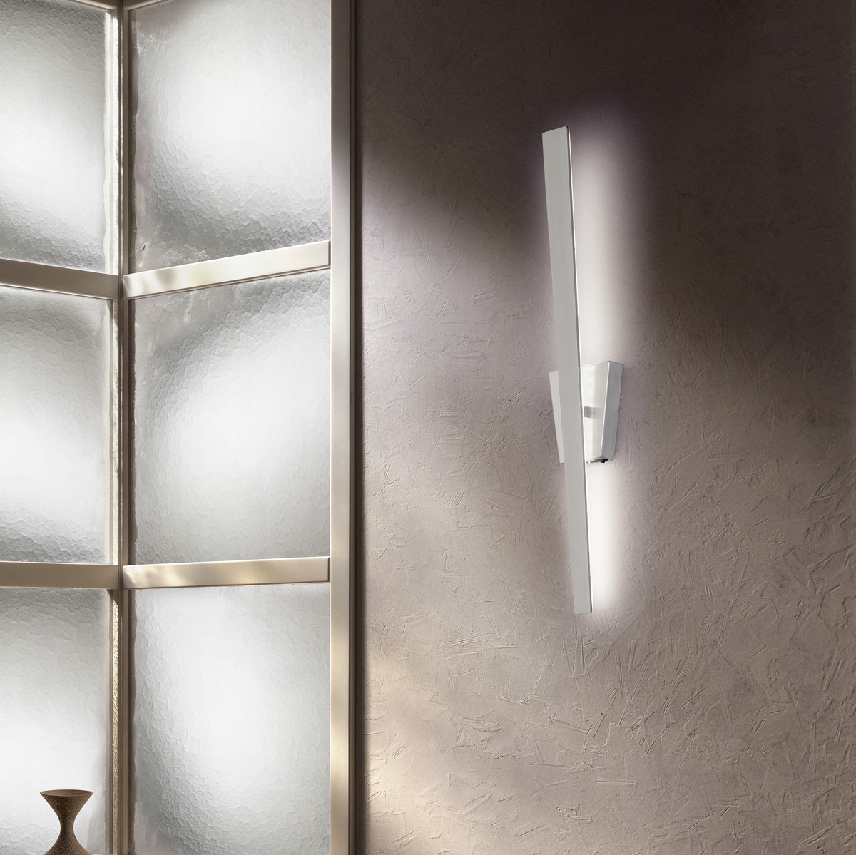 42,95 € 免费送货 | 室内壁灯 Trio Zita 6W 3000K 暖光. 60×10 cm. 集成LED 金属. 亚光镍 颜色