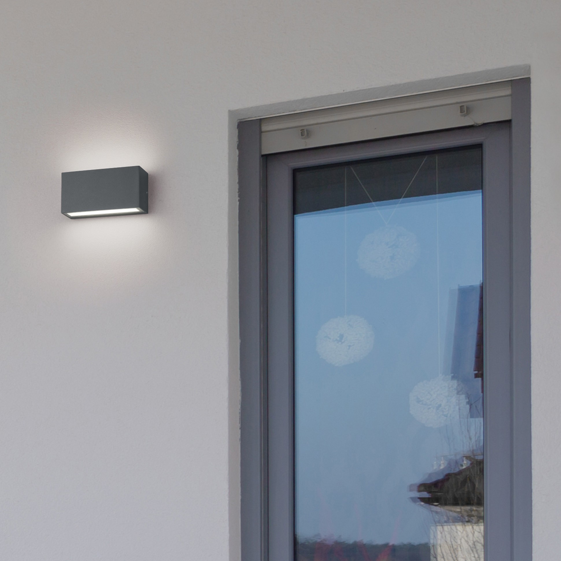 42,95 € 送料無料 | 屋外ウォールライト Trio Trent 10W 3000K 暖かい光. 14×5 cm. 統合されたLED 鋳造アルミニウム. 無煙炭 カラー