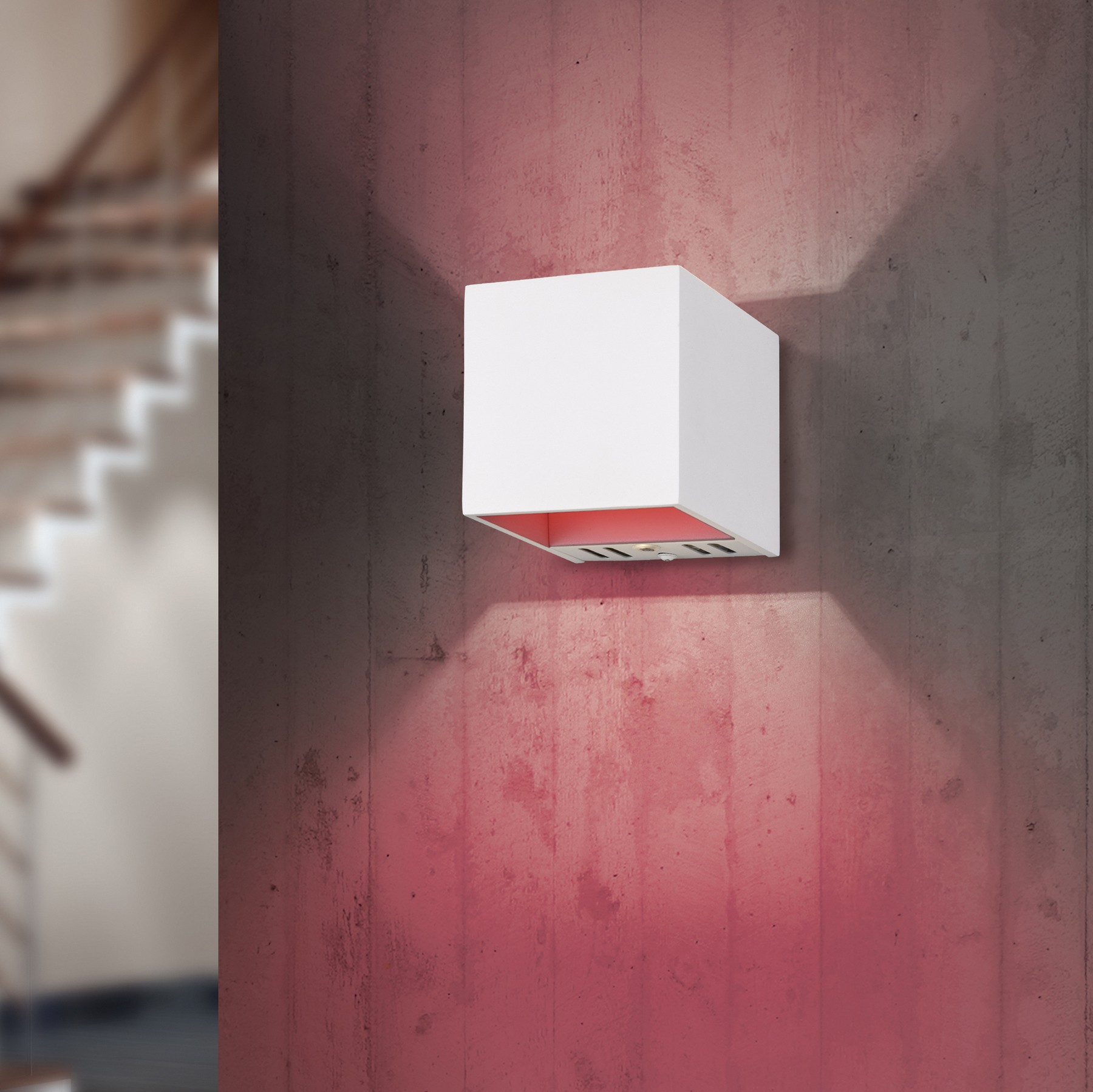 127,95 € Envío gratis | Aplique de pared interior Trio Figo 5.5W 10×10 cm. LED RGBW multicolor regulable. Mando a distancia. Compatible WiZ Metal. Color blanco