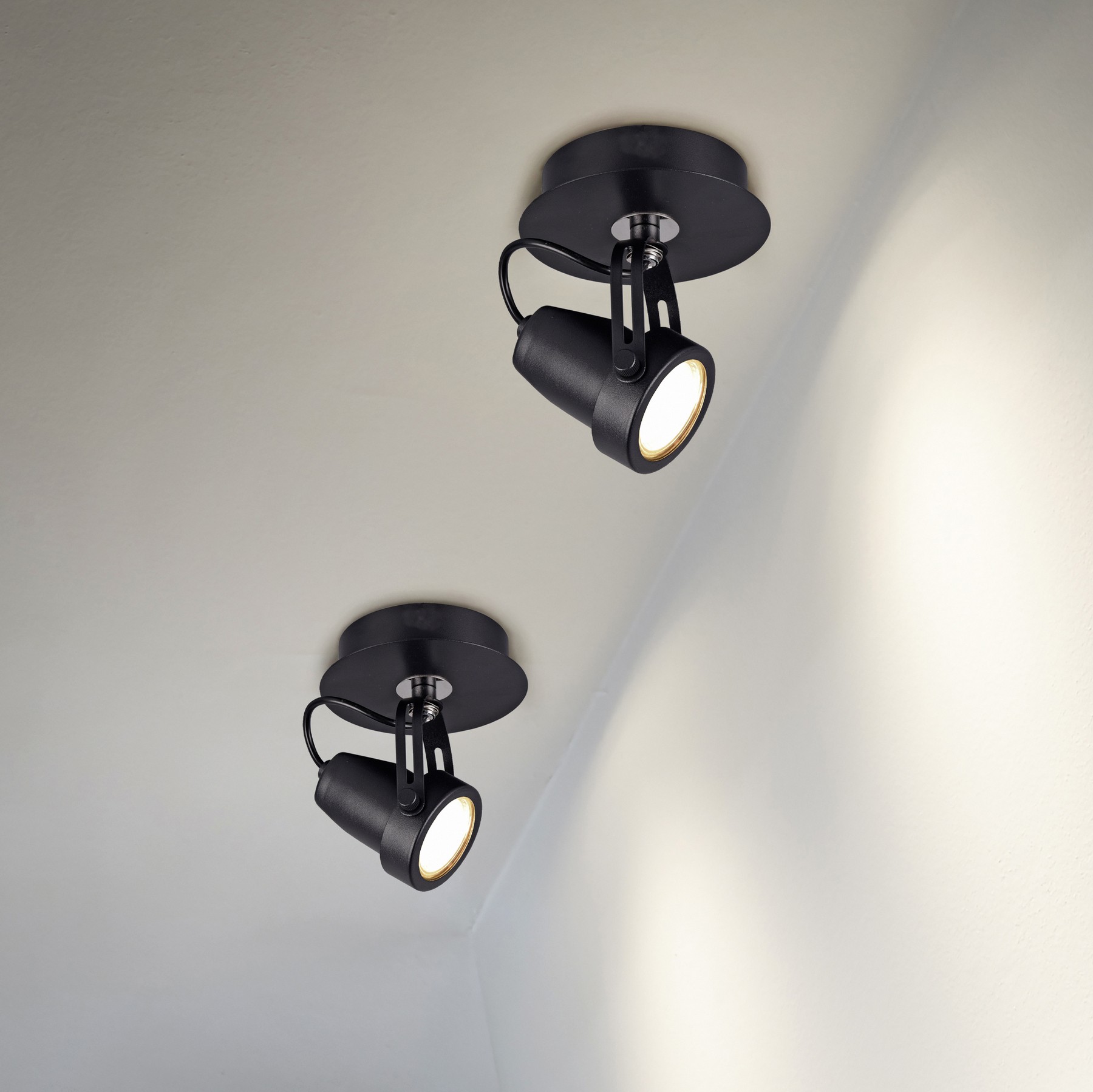 13,95 € Envio grátis | Refletor interno Trio Goa Ø 11 cm. Montagem no teto e na parede Metais. Cor preto