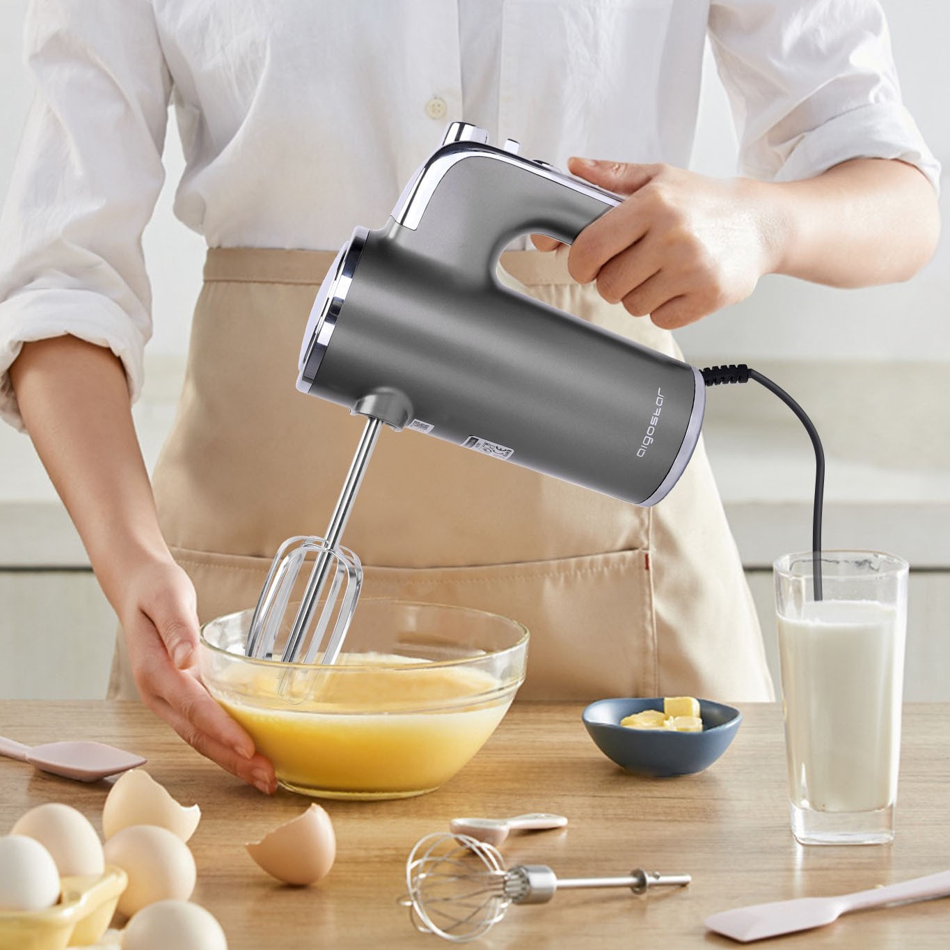 22,95 € Envío gratis | Electrodoméstico de cocina Aigostar 400W 19×15 cm. Batidor de huevos Abs. Color dorado