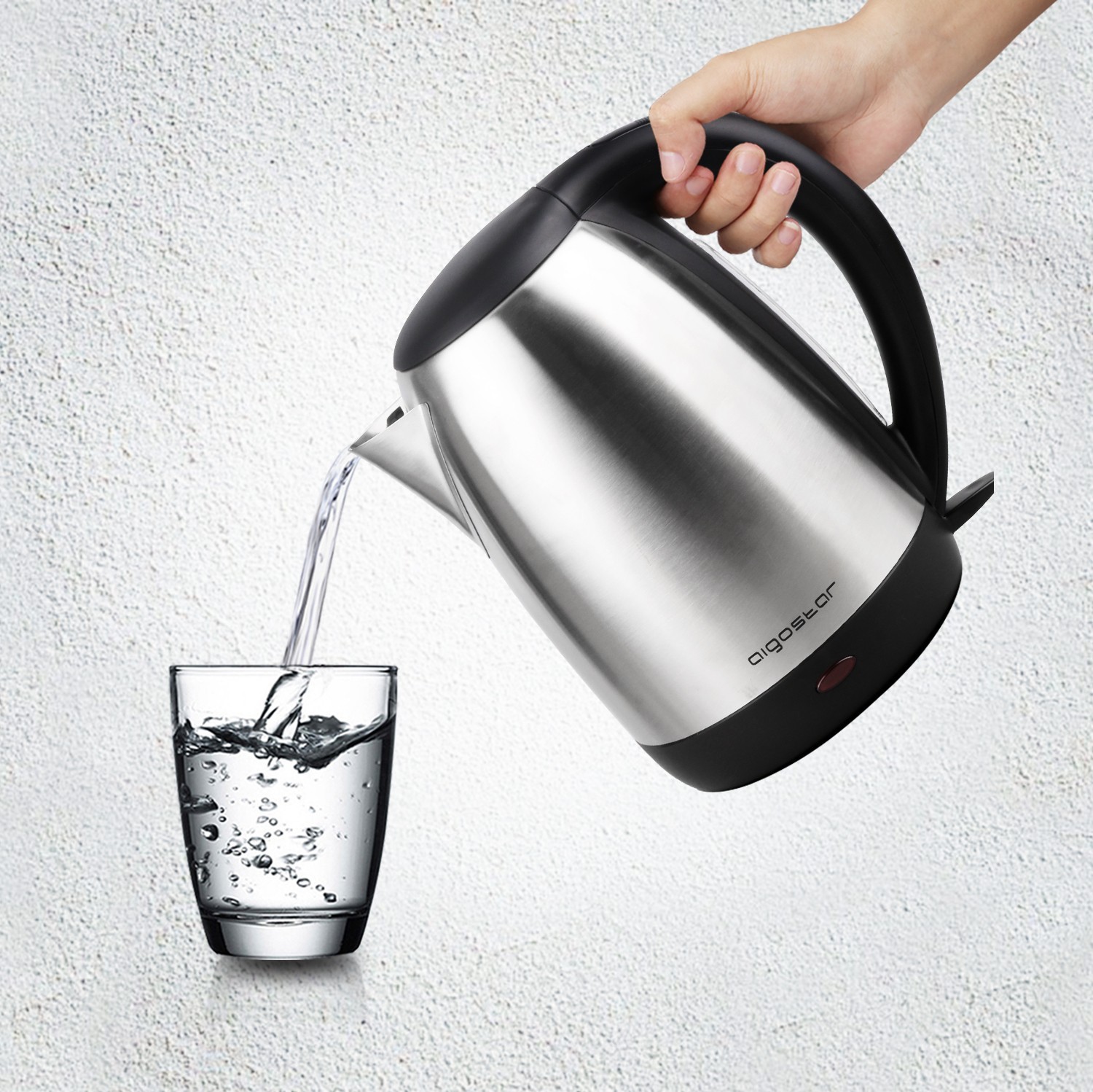 Appareil de cuisine Aigostar 2200W 25×23 cm. Bouilloire électrique. Système de protection contre l'ébullition à sec. 1,7 litres Acier inoxydable 304. Couleur argent