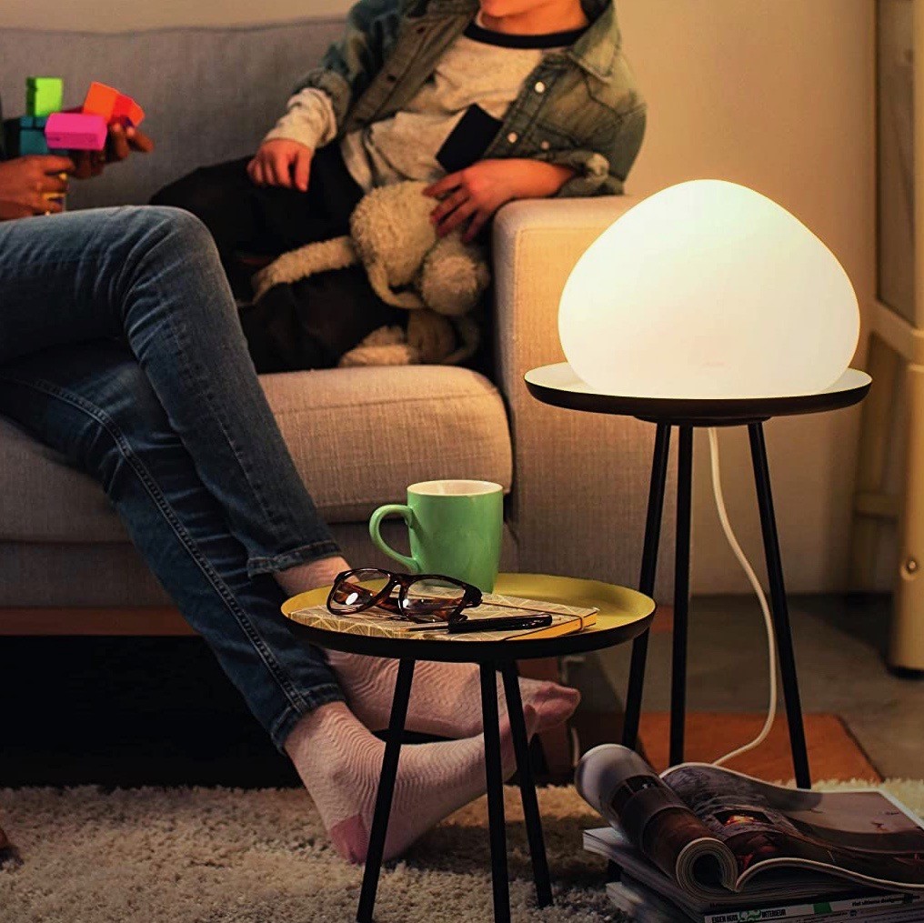 146,95 € Envio grátis | Lâmpada de mesa Philips 8W 27×27 cm. LED. Alexa e Google Home Vidro. Cor branco