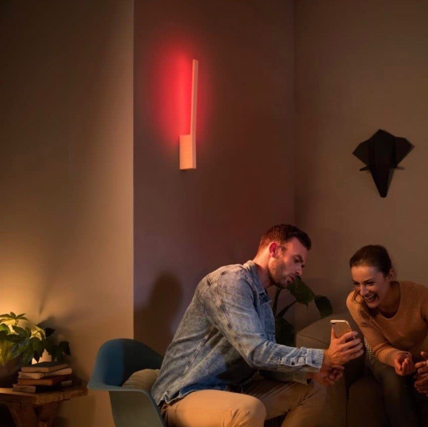 253,95 € Envio grátis | Luz de parede interna Philips 12W 6500K Luz fria. 56×11 cm. LED. Alexa e Google Home Alumínio. Cor branco