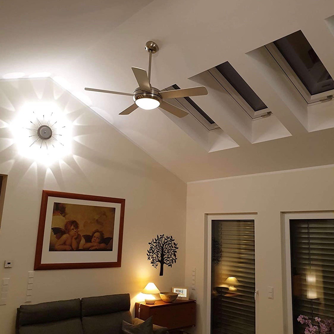 235,95 € Envío gratis | Ventilador de techo con luz 75W 132×132 cm. 5 aspas-palas. Control remoto Metal. Color níquel
