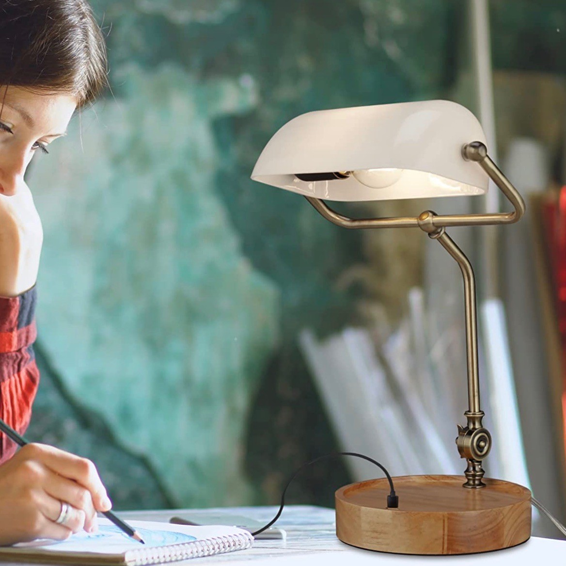 146,95 € Kostenloser Versand | Schreibtischlampe 52×33 cm. USB-Verbindung. verstellbarer Lampenschirm Kristall und holz. Weiß Farbe