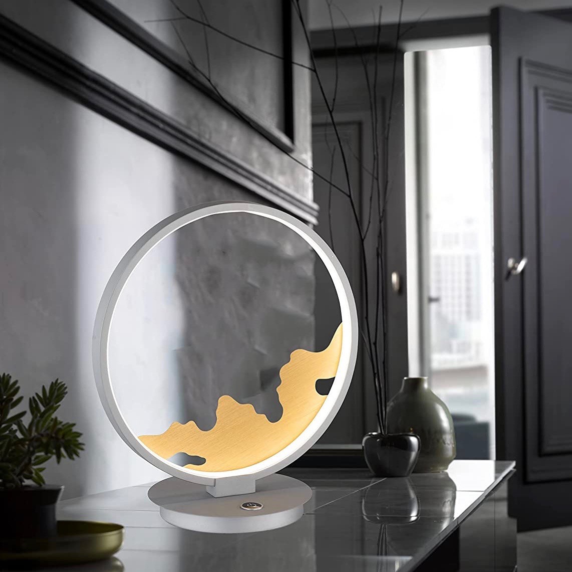 136,95 € Spedizione Gratuita | Lampada da tavolo 15W 32×29 cm. Metallo. Colore argento