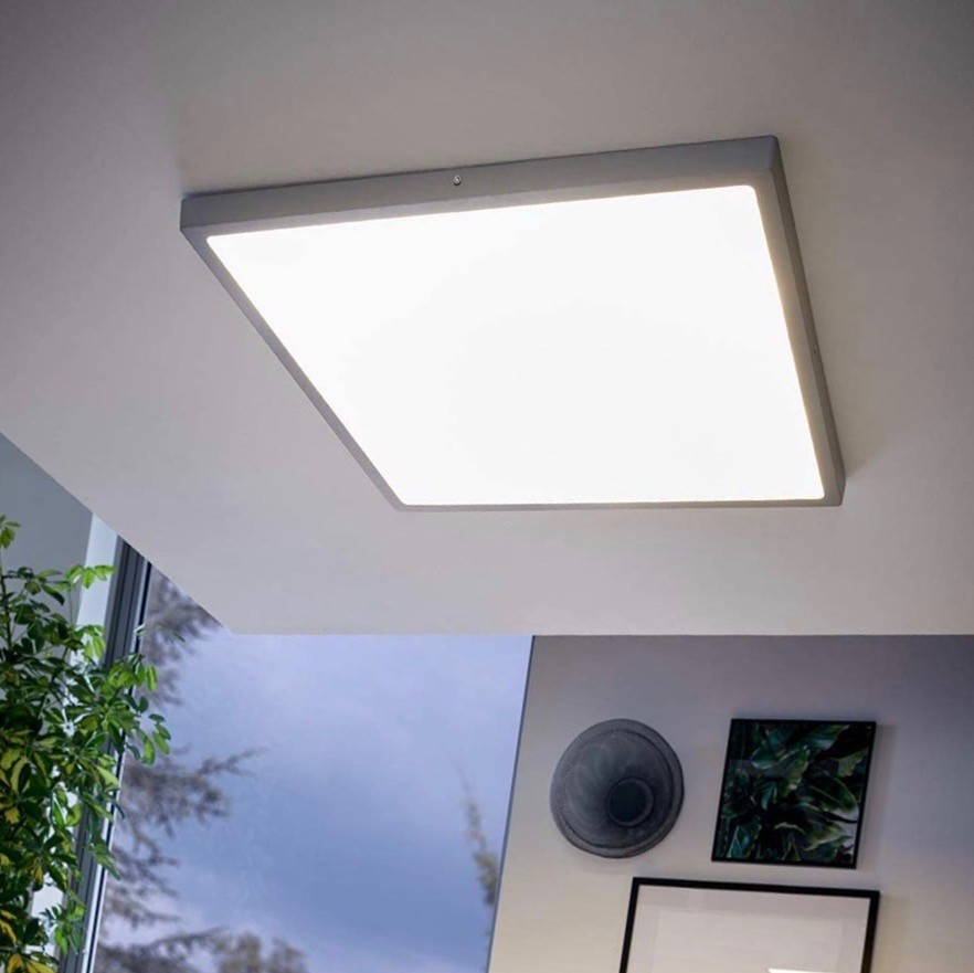 176,95 € Kostenloser Versand | Innendeckenleuchte Eglo 27W 60×60 cm. LED Aluminium und pmma. Silber Farbe