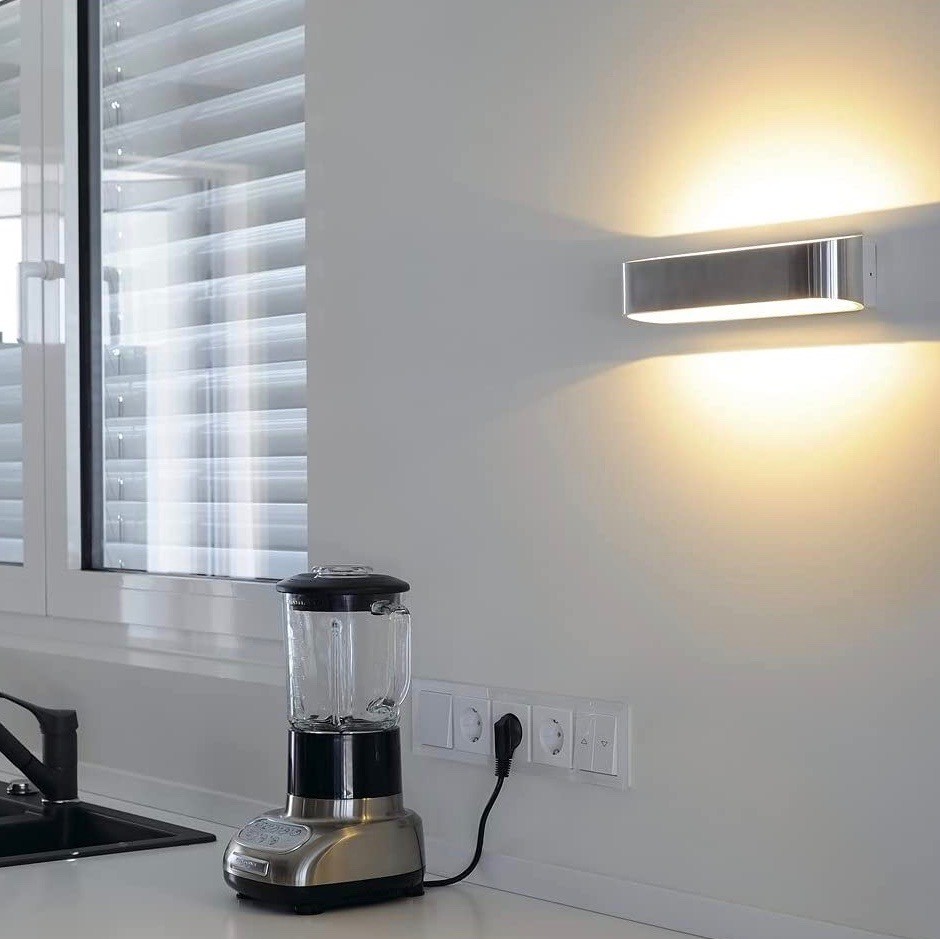 167,95 € Kostenloser Versand | Innenwandleuchte 12W 3000K Warmes Licht. 30×10 cm. Stahl und aluminium. Aluminium Farbe