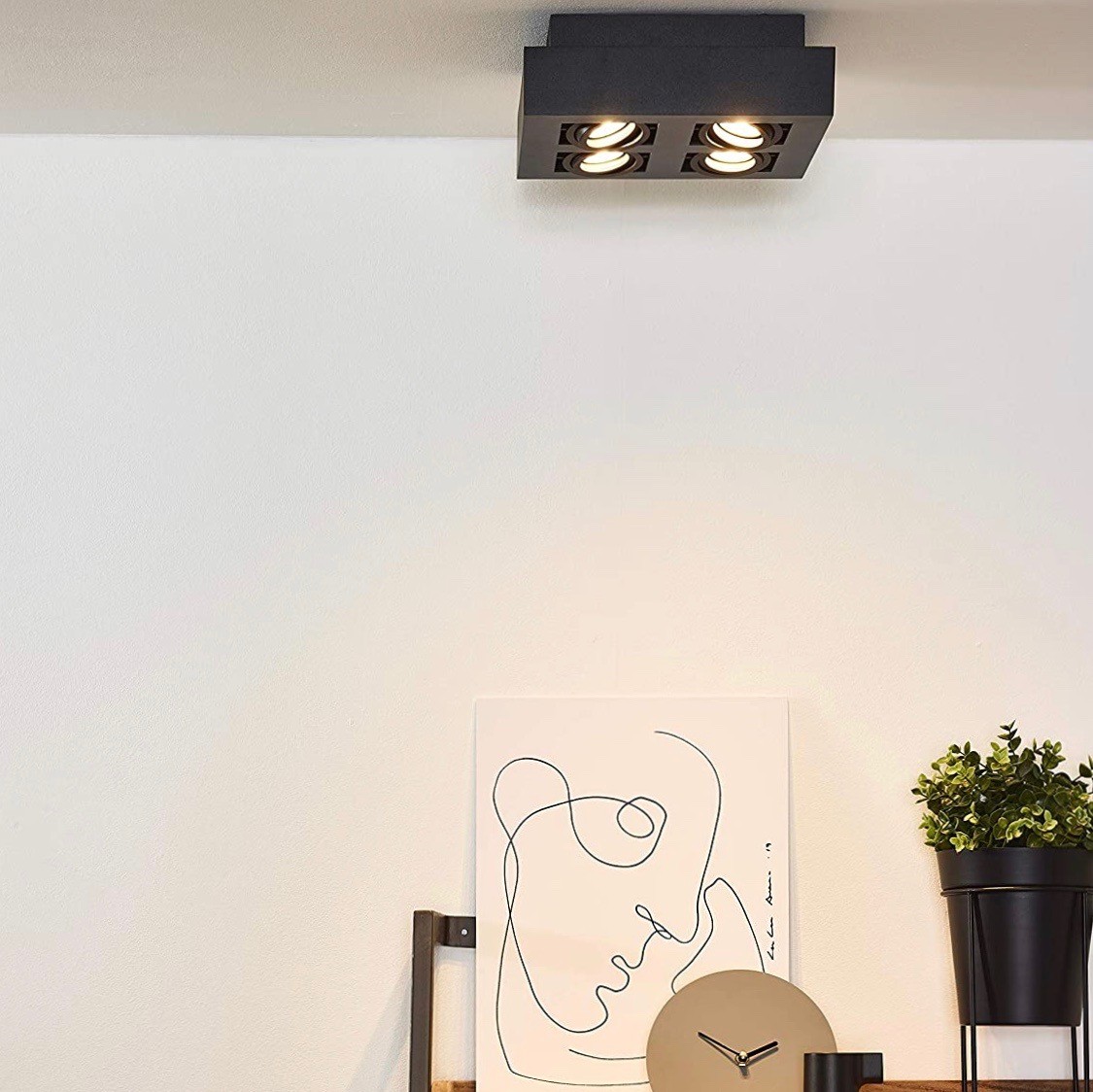 292,95 € Бесплатная доставка | Внутренний точечный светильник 20W 25×25 cm. 4 регулируемые световые точки Алюминий. Чернить Цвет