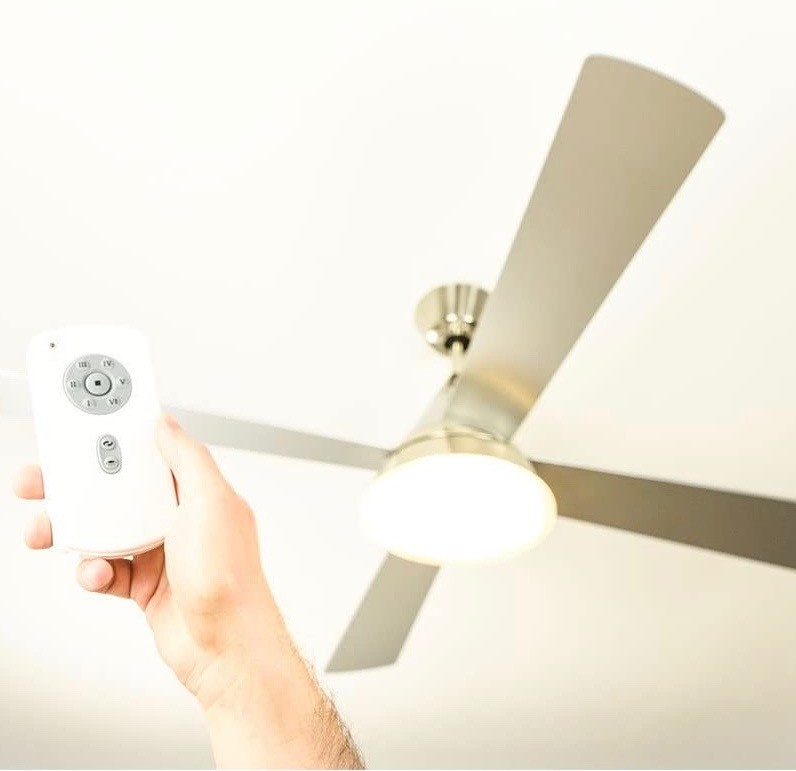 332,95 € Spedizione Gratuita | Ventilatore da soffitto con luce 32W 132×132 cm. 4 pale. Telecomando Colore grigio