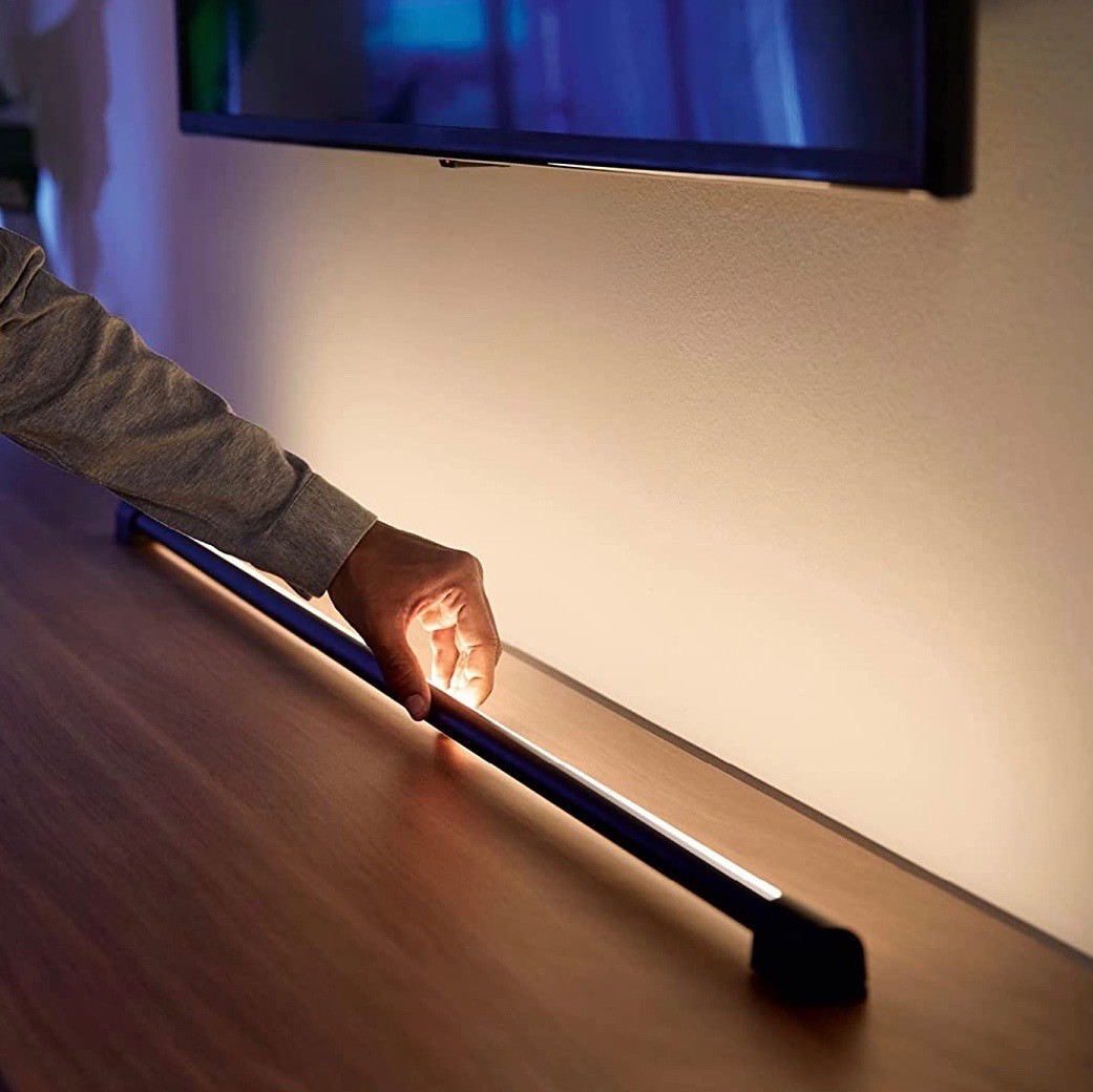 299,95 € 送料無料 | LEDチューブ Philips 20W LED 138×3 cm. LED。アレクサとグーグルホーム アルミニウム. ブラック カラー