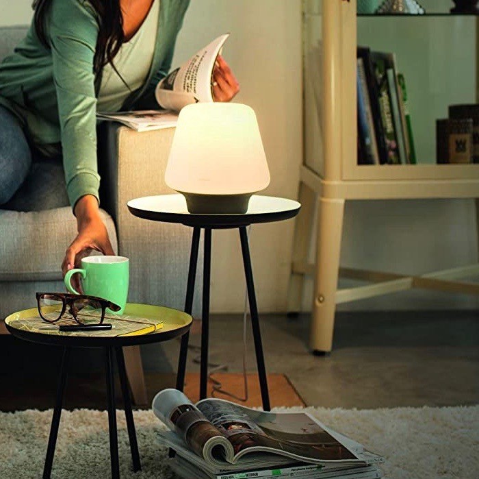 123,95 € Envio grátis | Lâmpada de mesa Philips 10W 19×19 cm. LED. Alexa e Google Home Madeira e vidro. Cor branco