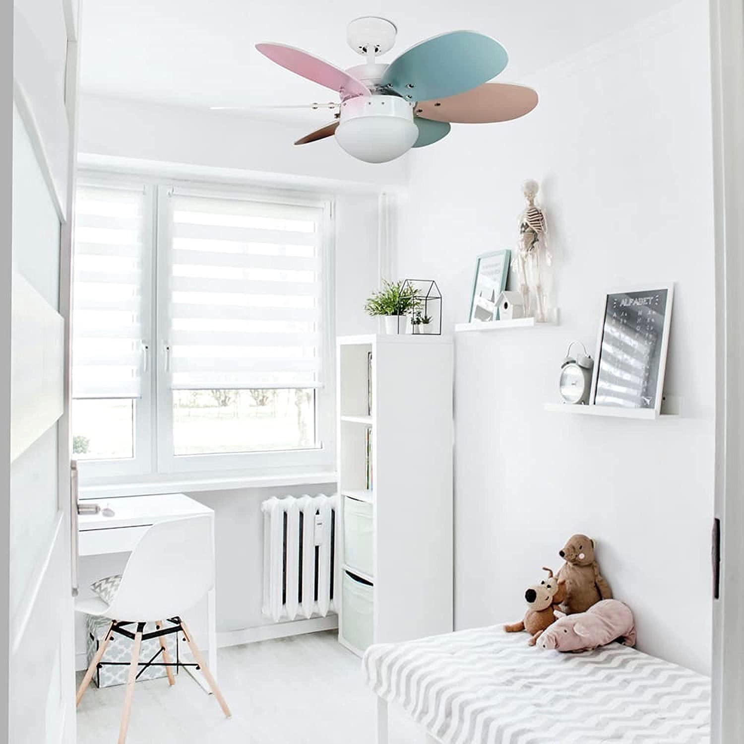 106,95 € Envio grátis | Ventilador de teto com luz 76×76 cm. 6 lâminas-lâminas reversíveis. 3 velocidades. Função verão e inverno Aço, cristal e madeira