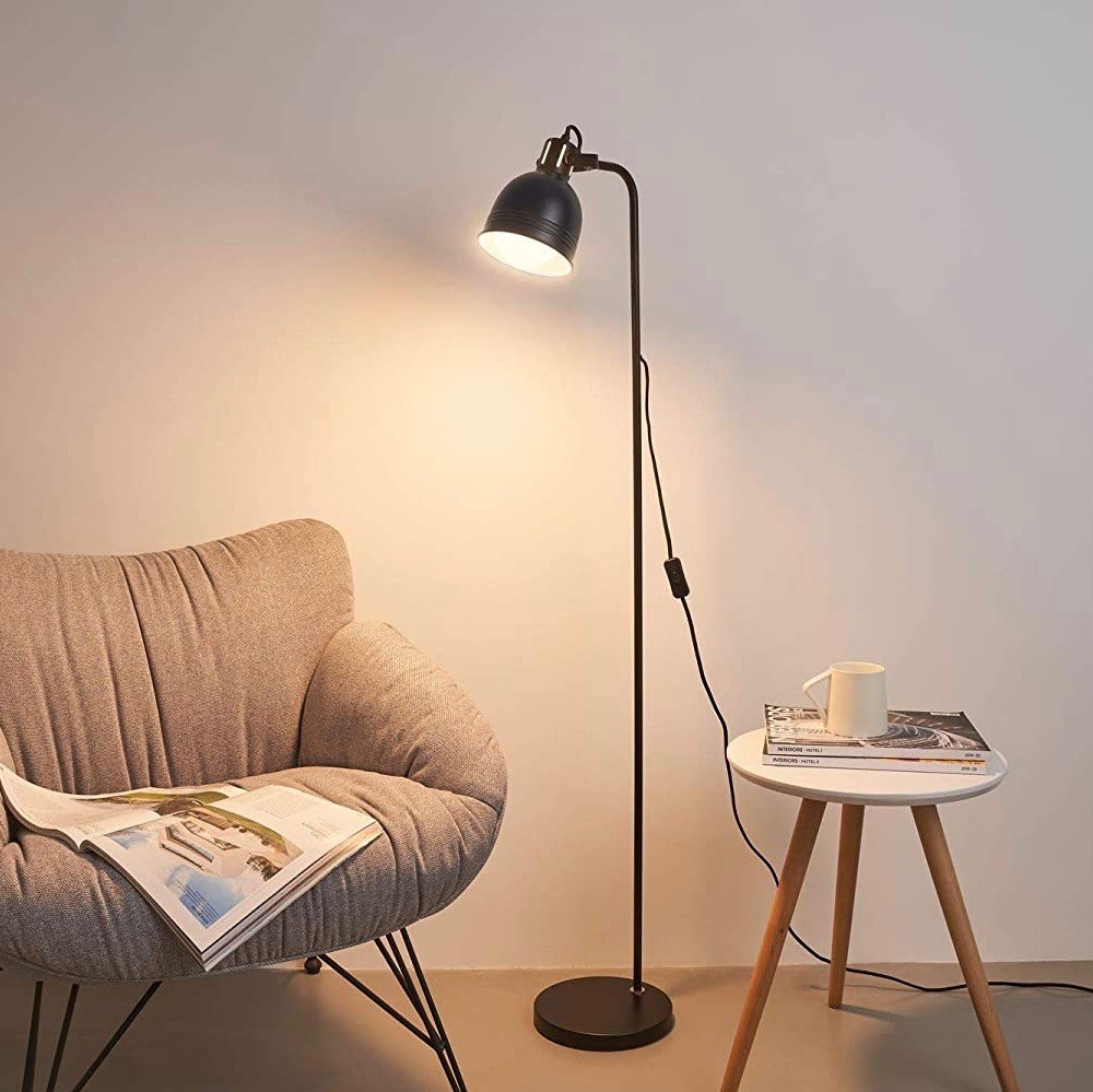 75,95 € Envío gratis | Lámpara de pie 25W 136×35 cm. Metal. Color negro