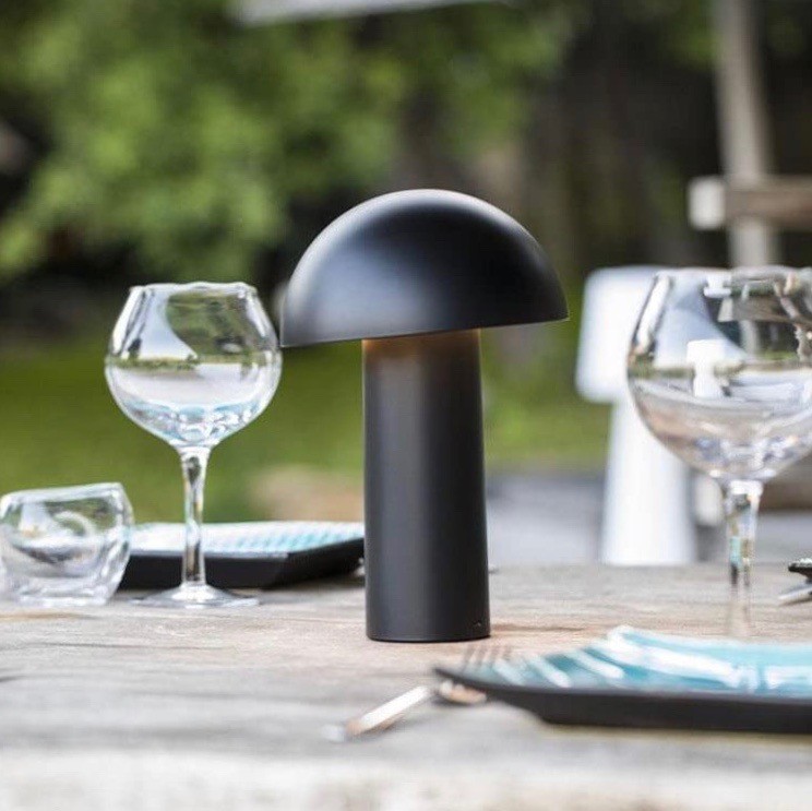 89,95 € Kostenloser Versand | Tischlampe 28×19 cm. Drahtlose LED Pmma. Schwarz Farbe