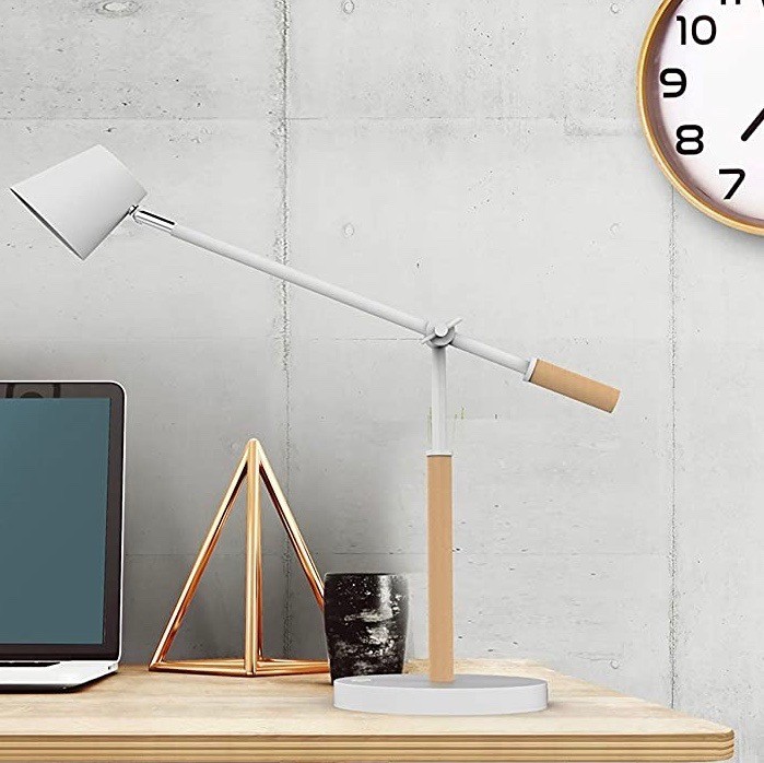 116,95 € Free Shipping | Desk lamp 9W Articulating LED. adjustable intensity. USB connection Wood. White Color