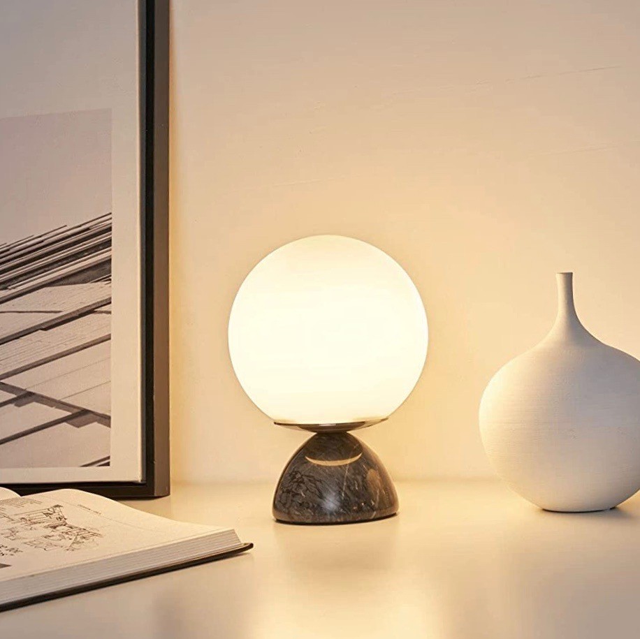 78,95 € Spedizione Gratuita | Lampada da tavolo 20W 21×15 cm. Cristallo e marmo. Colore bianca