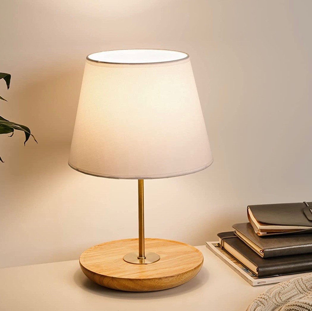 83,95 € Envio grátis | Lâmpada de mesa 20W 37×25 cm. Madeira e têxtil. Cor castanho