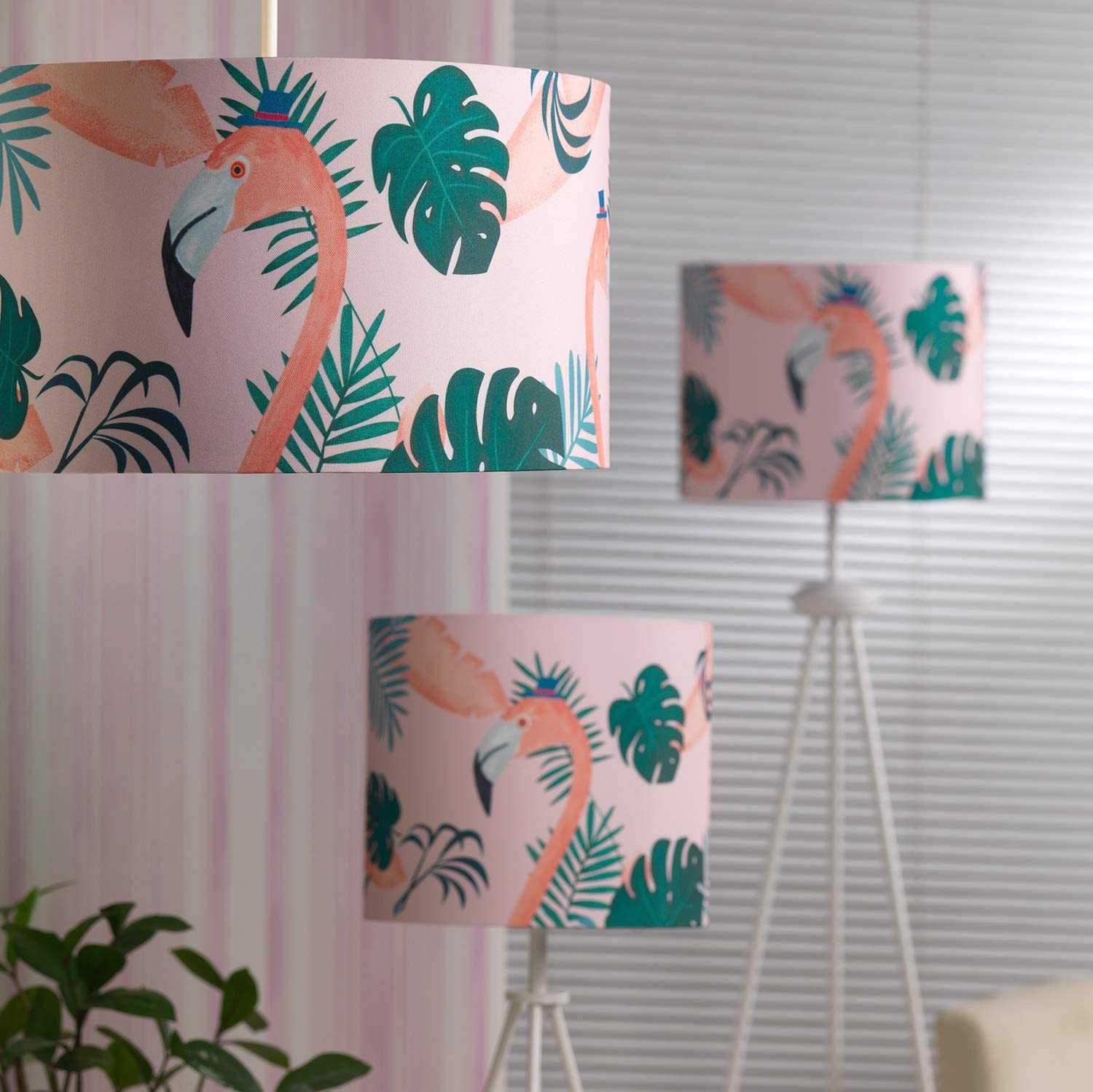 79,95 € Kostenloser Versand | Tischlampe 40×30 cm. Klemmstativ. Design mit Pflanzen und Flamingos Metall und textil. Rose Farbe