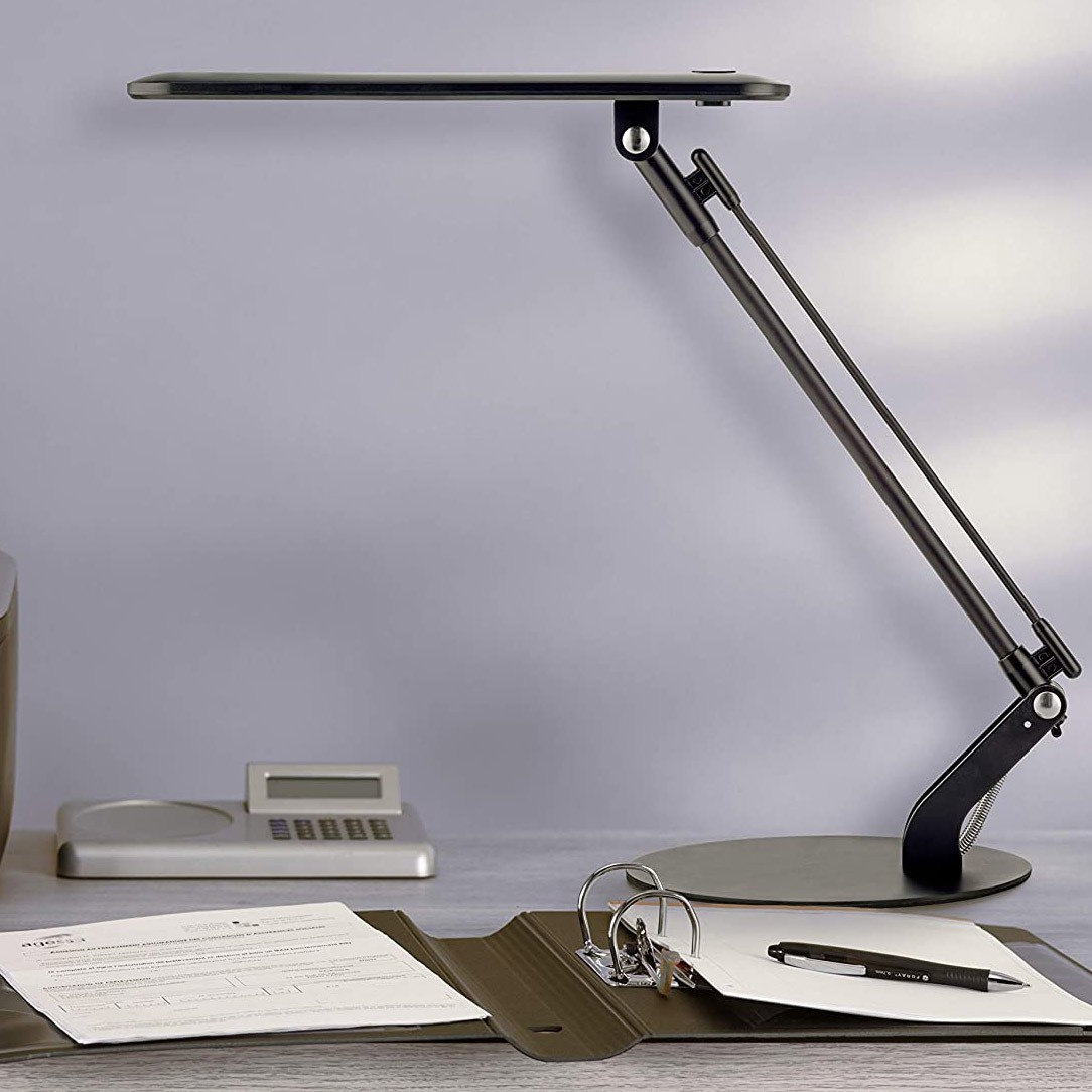84,95 € Envio grátis | Lampada de escritorio 4W LED articulável Aço. Cor preto