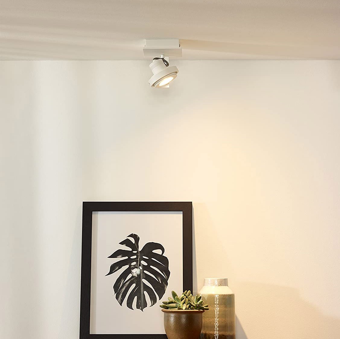 118,95 € Spedizione Gratuita | Faretto da interno 5W 13×12 cm. Regolabile Alluminio. Colore bianca