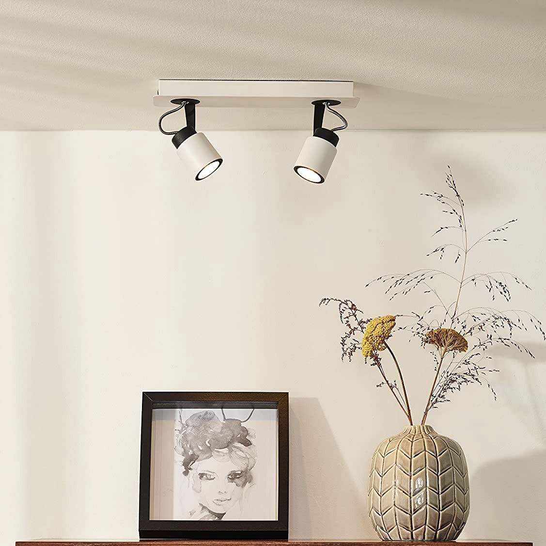 129,95 € Spedizione Gratuita | Faretto da interno 10W 32×14 cm. Doppio faretto LED orientabile Metallo. Colore bianca