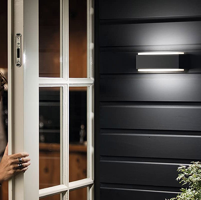 84,95 € Envoi gratuit | Applique murale d'extérieur Philips 4W 20×9 cm. LED bidirectionnelle Aluminium. Couleur noir