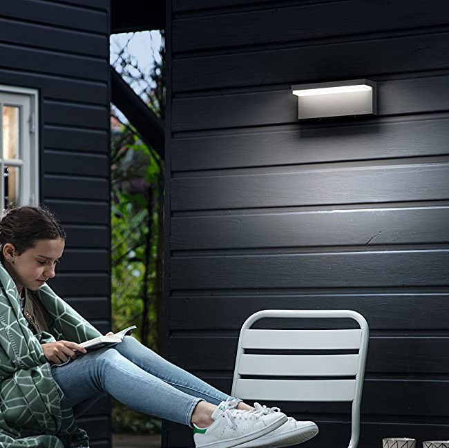77,95 € 免费送货 | 户外壁灯 Philips 35W 22×9 cm. 金属. 黑色的 颜色